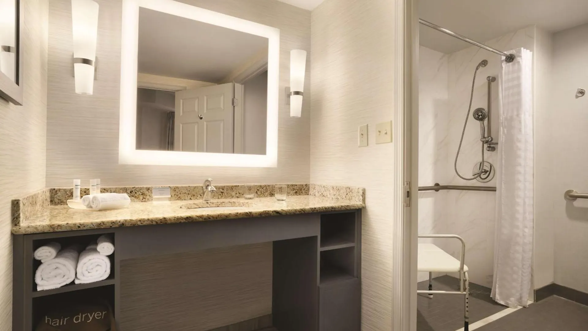 Homewood Suites Williamsburg Hotel